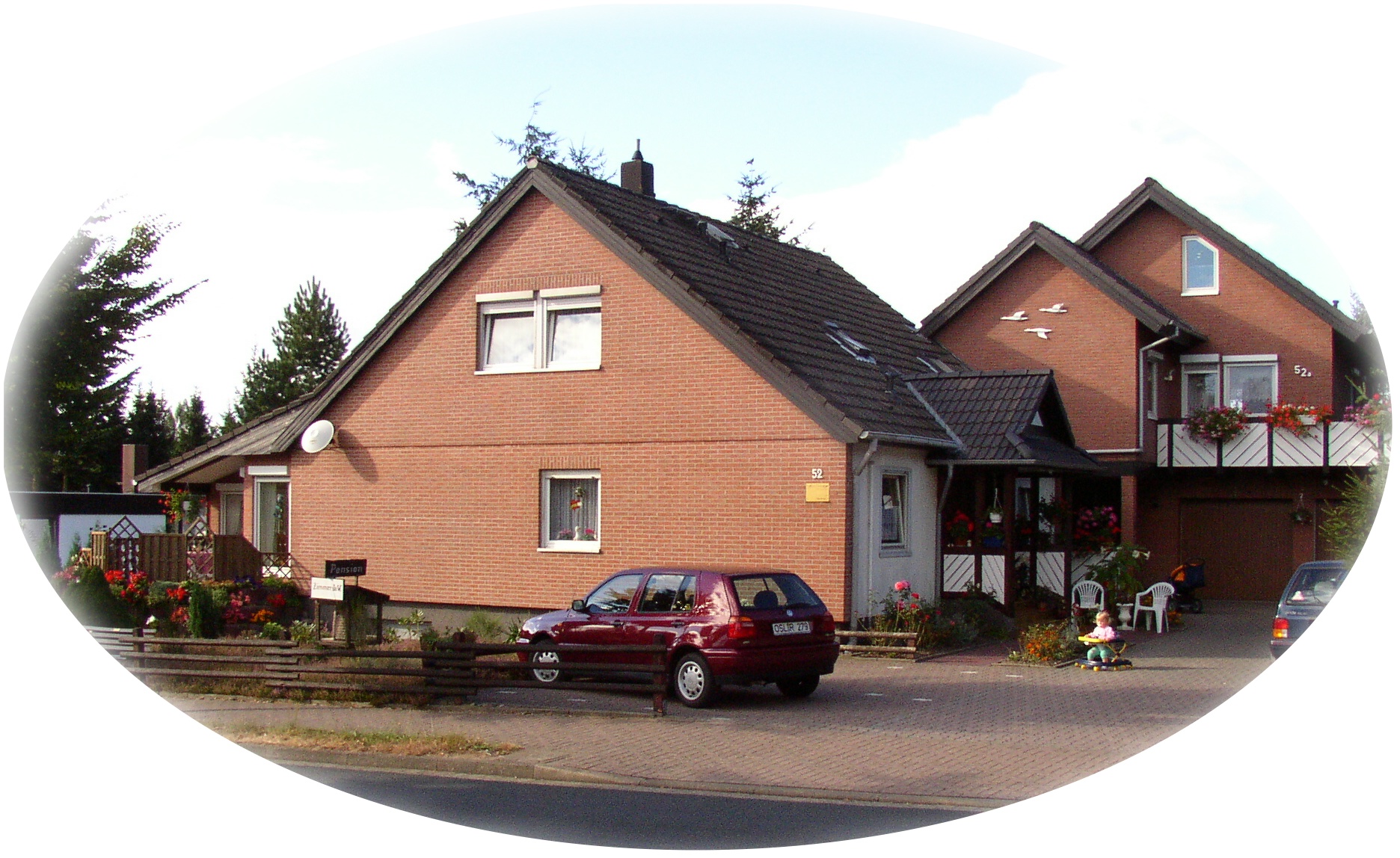 Haus von der Strasse aus